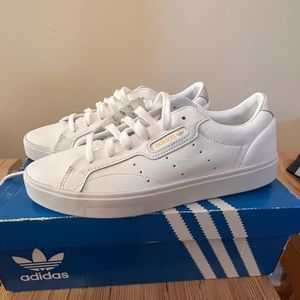 Women’s adidas Sleek sneakers - new in box, size 8